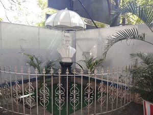 Dr. Bhojwani Statue